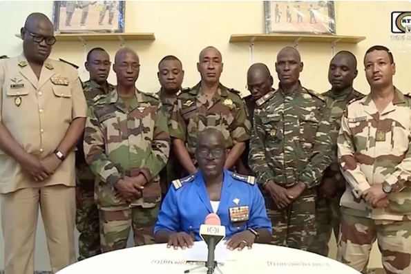Militares golpistas realizaram primeiro Conselho de Ministros