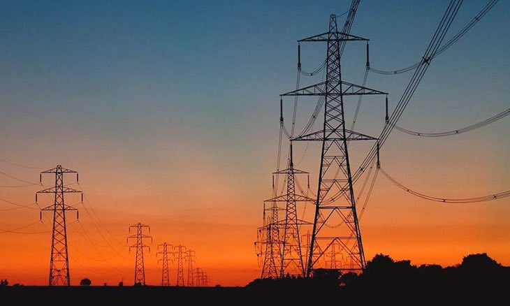 País atinge 50% de cobertura de energia este ano
